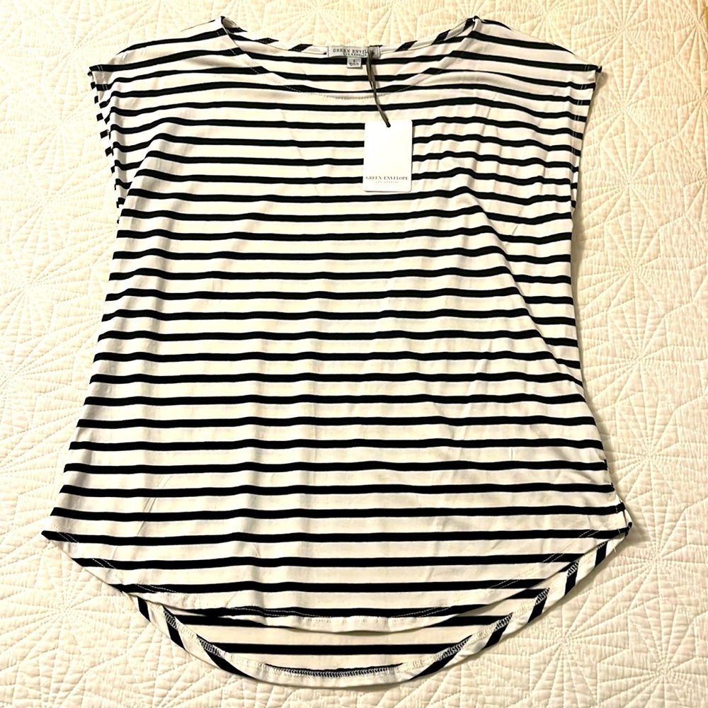 🌻SALE 5/$50 or 10/$75🌻 Black and white stripe top